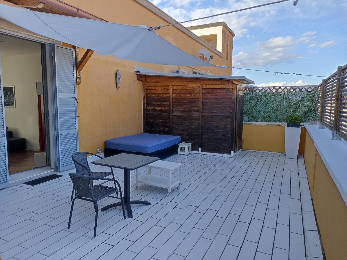 Ferienwohnung Attico Gabriel Civitavecchia Exterior foto
